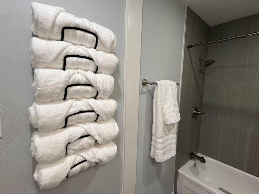 Healing Haven King Bed Suite Dallas Exterior foto